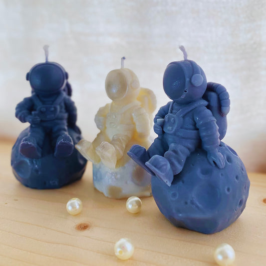 Űrhajós formagyertya - Választható színekben